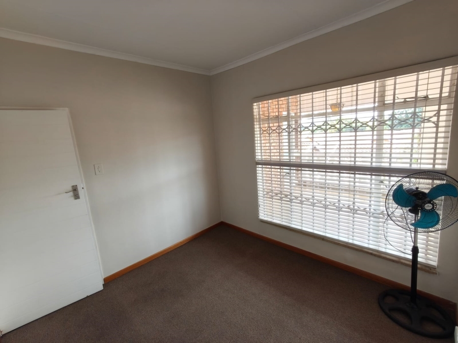 3 Bedroom Property for Sale in Safari Gardens North West